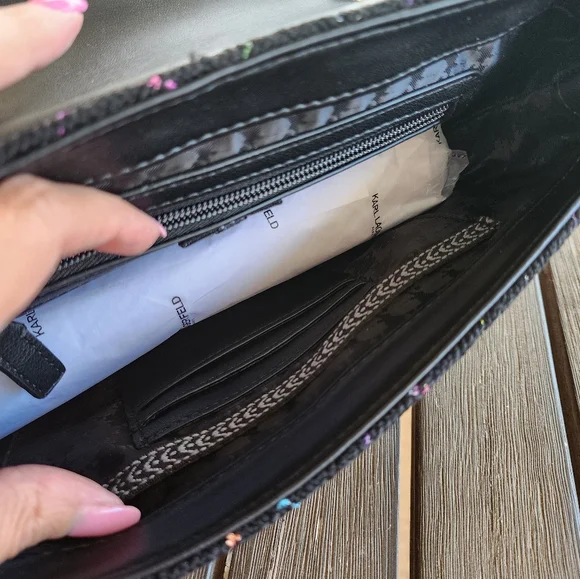 Black handbag - Picture 9 of 10